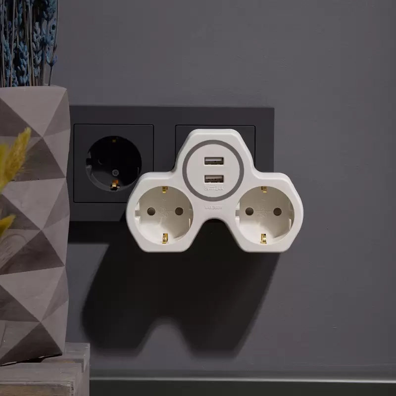 Двойник электрический 16 А с заземлением и защитными шторками + 2 USB порта, 2,4 А, белый REXANT в Самаре