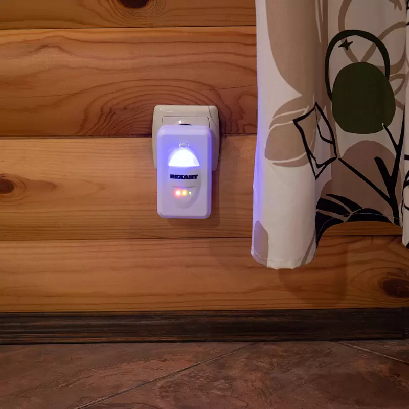 Ультразвуковой отпугиватель вредителей с LED-индикатором, S 60м², 220В REXANT в Самаре
