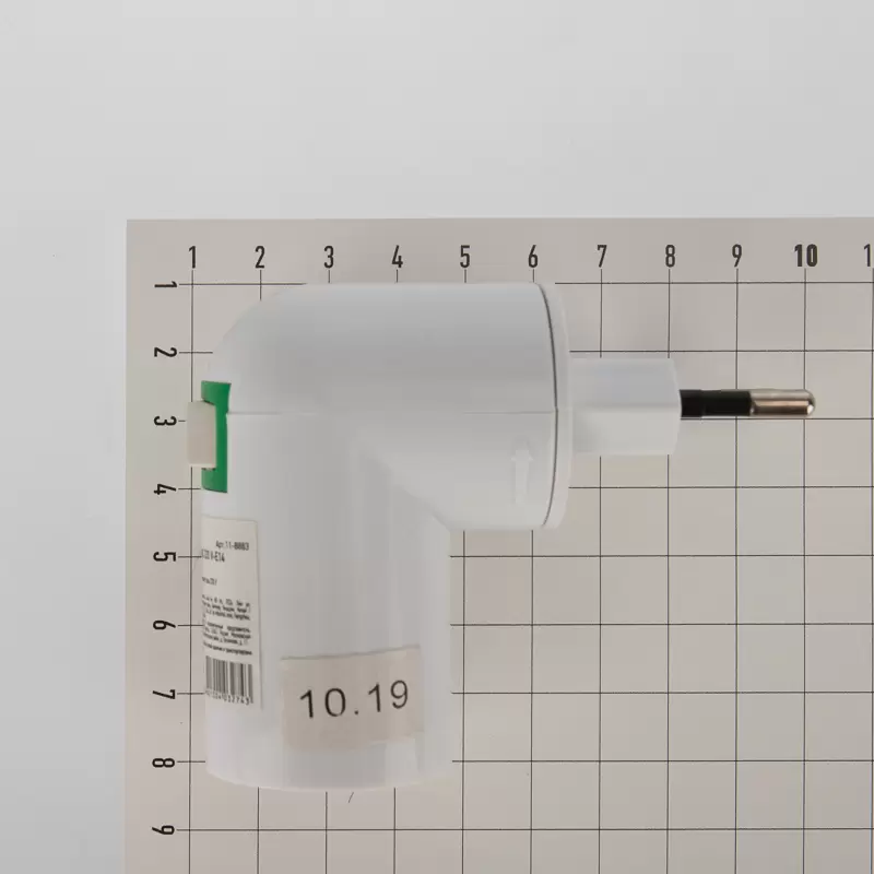 Переходник-светильник для крепления в штепсельной сетевой розетке переходник цокольный AC 220В-Е14 с выключателем REXANT в Самаре